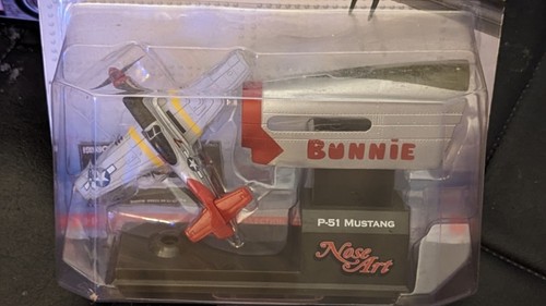 EXCEPTIONAL P-51 NOSE ART & 1:43 SCALE DIECAST AIRPLANE BY CORGI NIOB - Picture 16 of 20