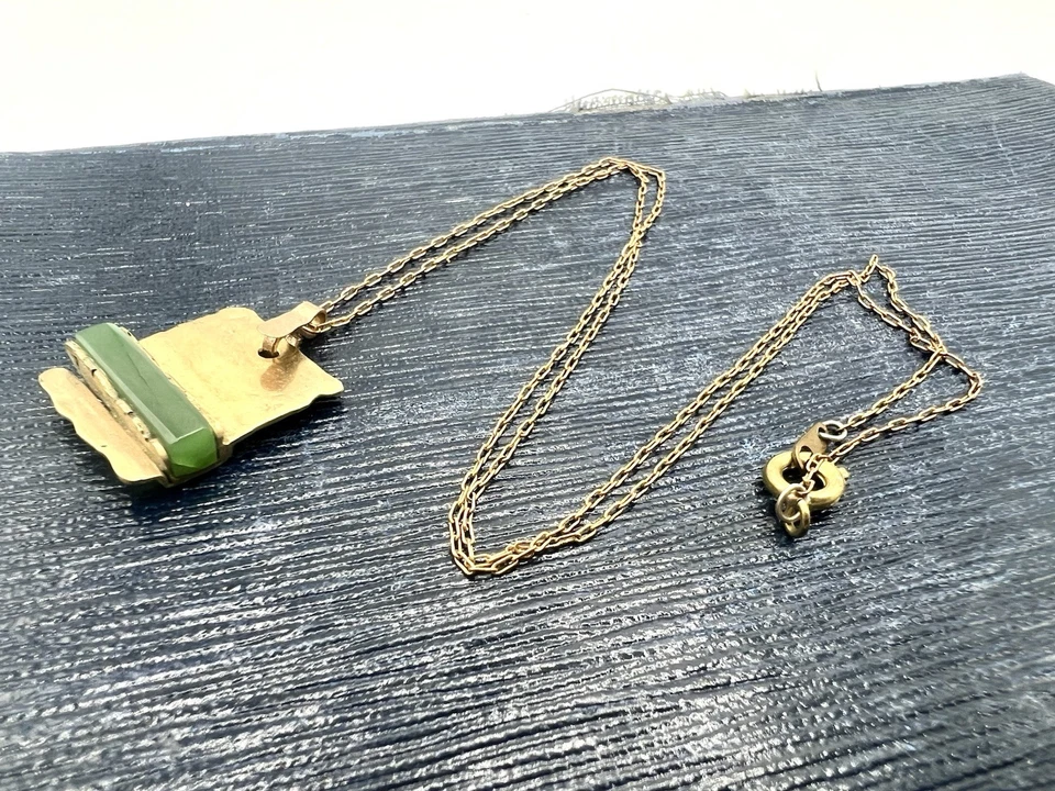 "Collar colgante vintage brutalista artesanal de piedras preciosas verdes conjunto de canales 18"" único en su clase C" Foto 4 de 4