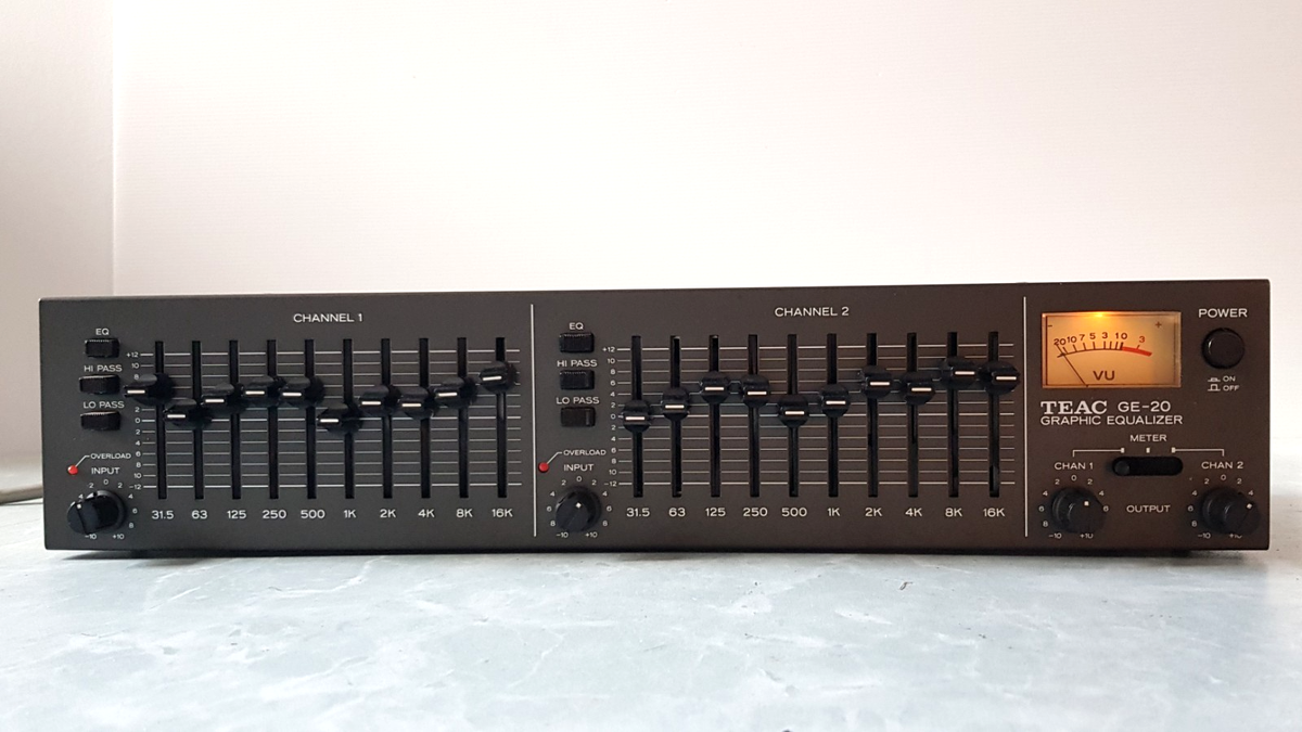 Vintage TEAC GE-20 Graphic Equalizer. 2CH, 10-Band. Made in Japan