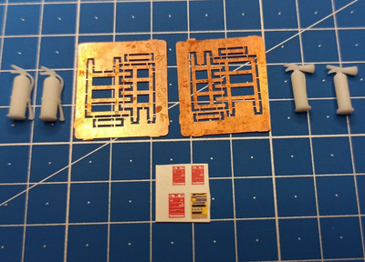 1/35 1/48 Feuerlöscher auf Ständer DAN Models DM35243