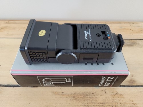 Achiever 821TZ Auto Thyristor Electronic Flash - Picture 3 of 8