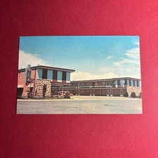 (1) Vintage Postcard Thunderbird Motel Highways 26 & 789 Riverton, WY