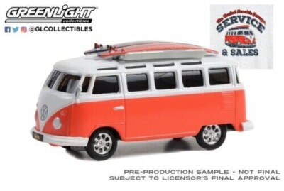 1964 VOLKSWAGEN SAMBA BUS SURFBOARD BUSTED KNUCKLE GARAGE 1:64 GREENLIGHT 39120D