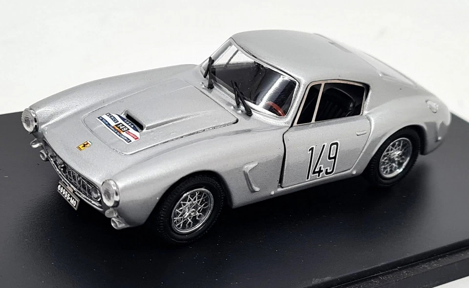 Revell 1/43 Ferrari 250 GT 1961 Silver #149 TDF Diecast Model Car - Image 3 of 4