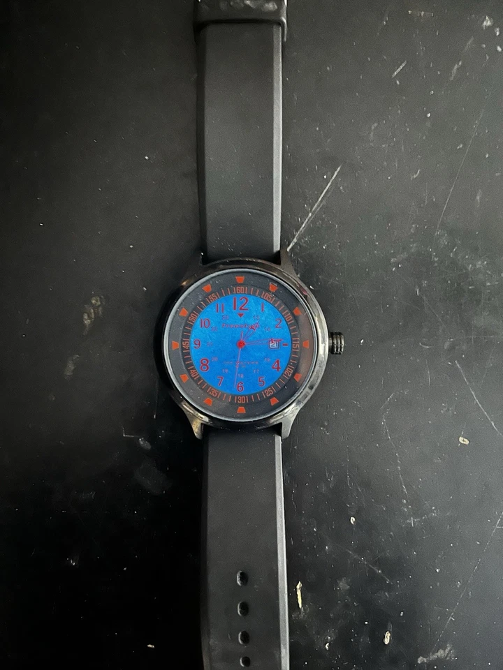 Reloj Freestyle Hombre 100M Resistente al Agua Negro Brilla en la Oscuridad (A126-12) Foto 3 de 4