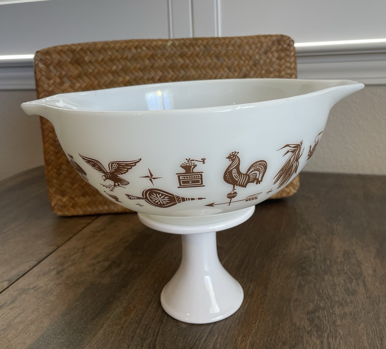 Vintage Pyrex Bowl Mixing White Brown Early Americana Pattern 443 - 2 1/2 Quart
