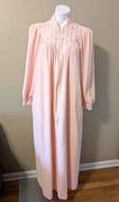Vtg Vanity Fair Soft Pink L/S Light Velour Long Embroidered Robe Housecoat Sz L