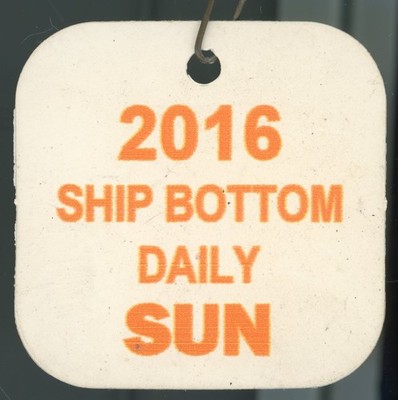 2016 SHIP BOTTOM LBI NEW JERSEY DAILY BEACH BADGE / TAG WITH PIN  Sunday