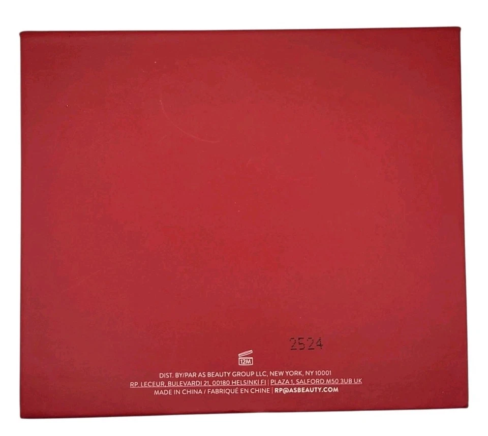 New Laura Geller Party in a Palette Chalet Chic Fast Shipping - Image 3 of 3