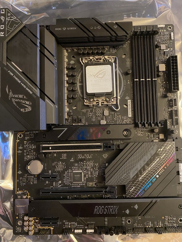 ASUS ROG STRIX B760-F Gaming WiFi ATX LGA1700 DDR5 Motherboard