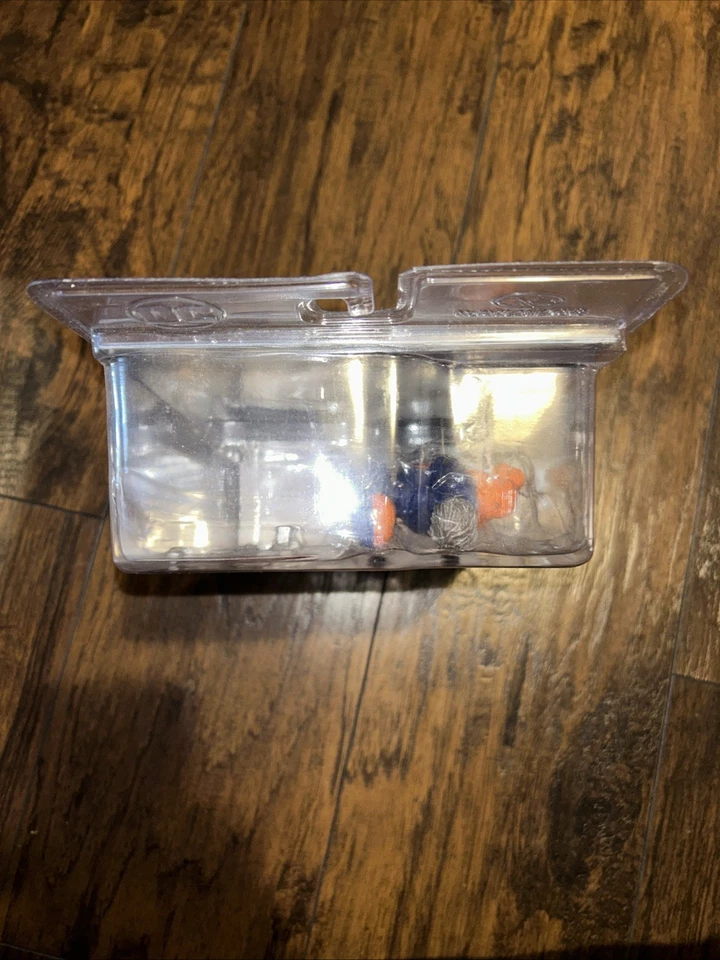 NEW Mcfarlane Platinum Edition:  DC Direct - Deathstroke (w/comic book)  - NIB - Image 2 of 4