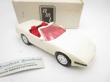 AMT Ertl America Corvette Artic White Red interior 8923