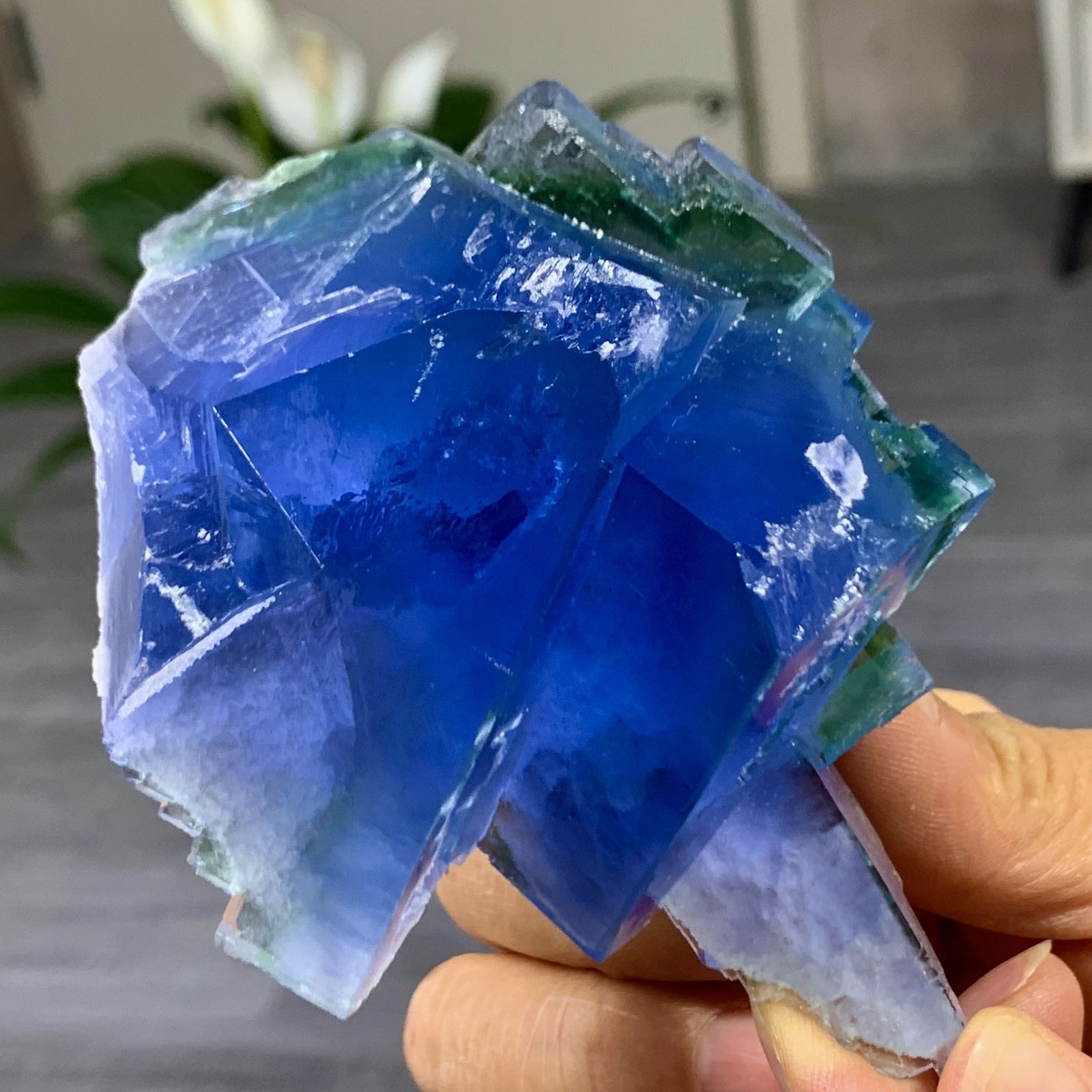 254G Natural Transparent Yaogangxian Blue Cube Fluorite Crystal Specimen