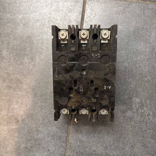 Disyuntor General Electric TED134100 100A 480V 3P - Imagen 5 de 5