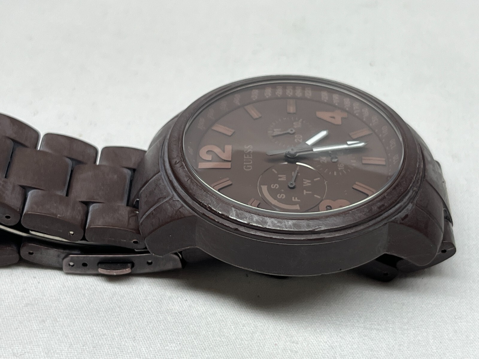 Men's Guess U0185G3 Chronograph Tachymeter Brown Tone Quartz Watch New