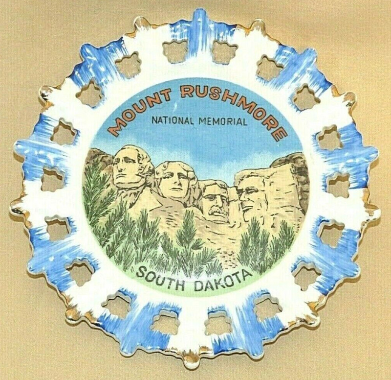 Vintage 8" MOUNT RUSHMORE SOUTH DAKOTA Collectors Display Plate