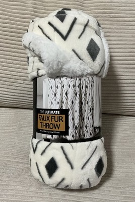 Life Comfort Ultimate Faux Fur Luxurious Reversing To Plush Throw 60''x 70'' Cream