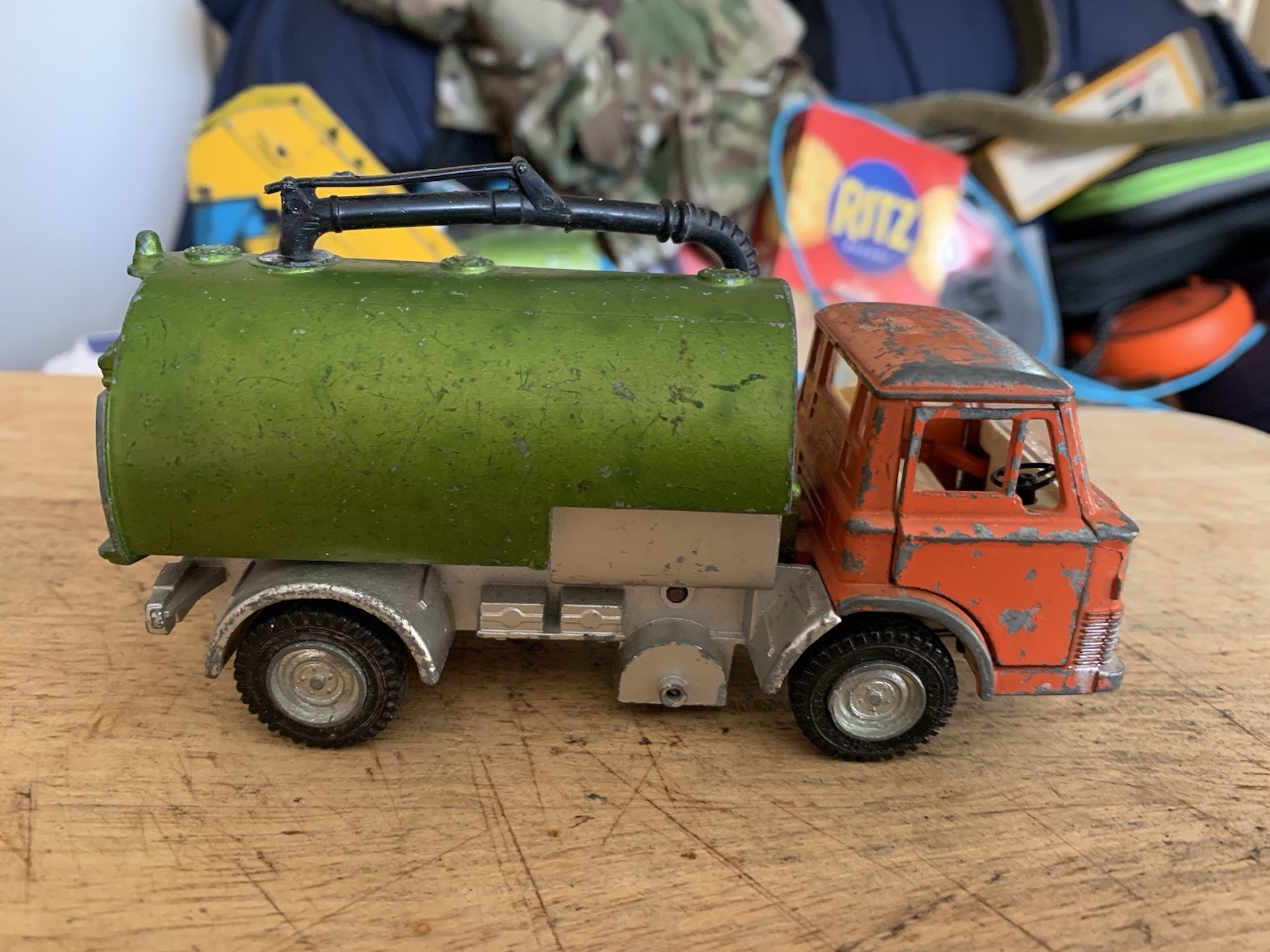 Dinky 451, Johnston Road Sweeper - Free Price Guide & Review