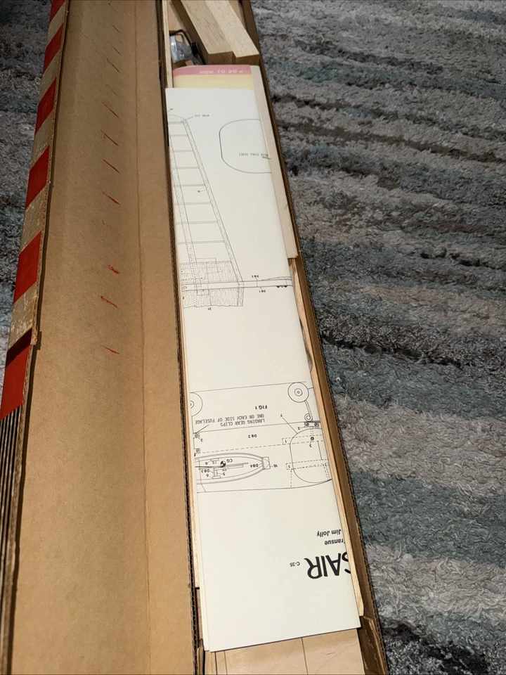 RARE A DUMAS PLANE  Corsair CONTROL LINE CARRIER 35" WS C-35 - Image 3 of 4