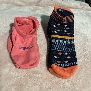 Lot of 2 Bombas Socks 1 Low Cut Honeycomb & 1 Ankle/No Show Size Medium NWOT