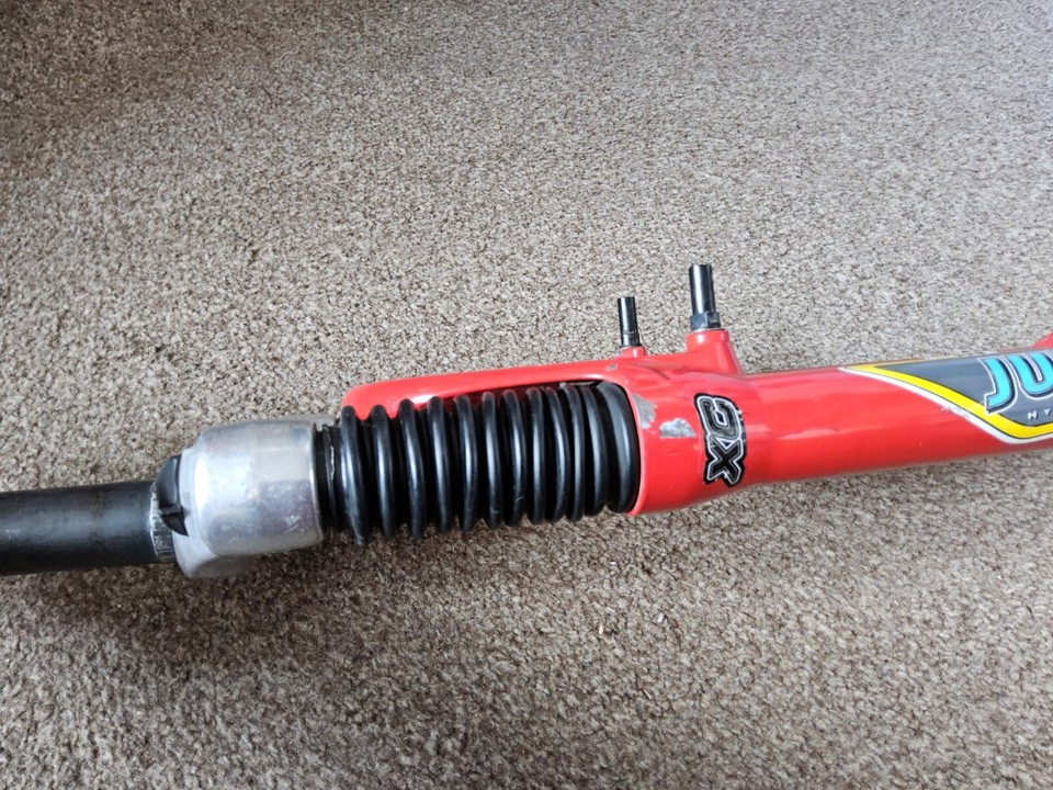 ROCKSHOX JUDY XC THREADLESS SUSPENSION MOUNTAIN BIKE FORKS eBay