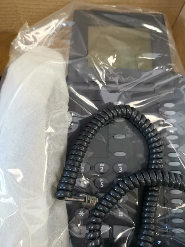 Siemens OPTIPOINT600 Office Phone System New Condition Hipath Black - Image 2 of 4