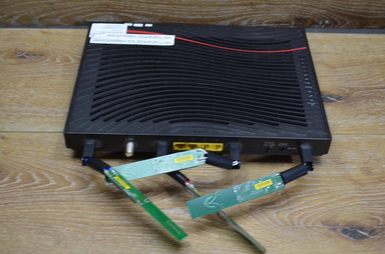 Netgear C7800 Nighthawk X4S AC3200 WiFi Cable Modem Router missing