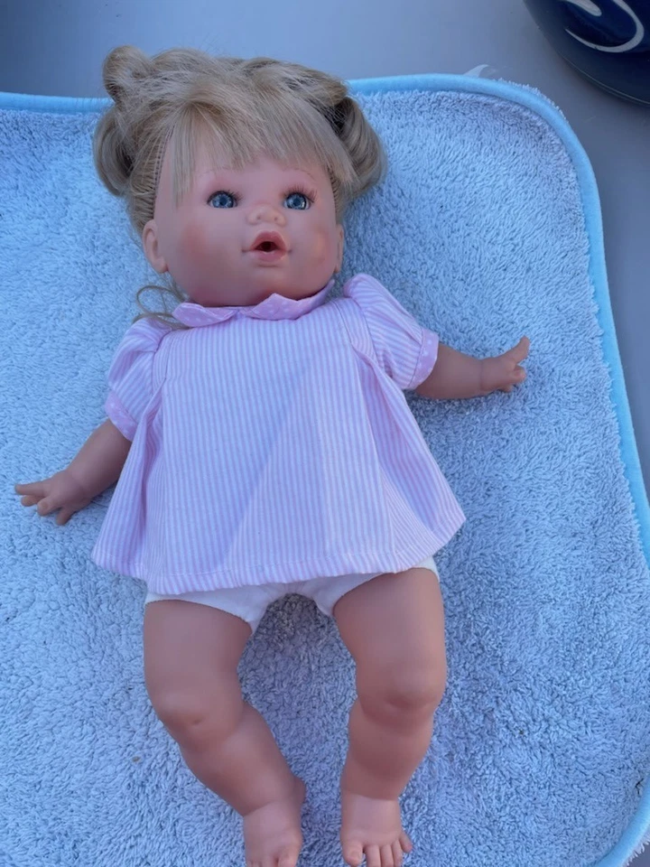 Poupée blonde aux yeux bleus d'Antonio Juan de 30 cm - Photo 2/4
