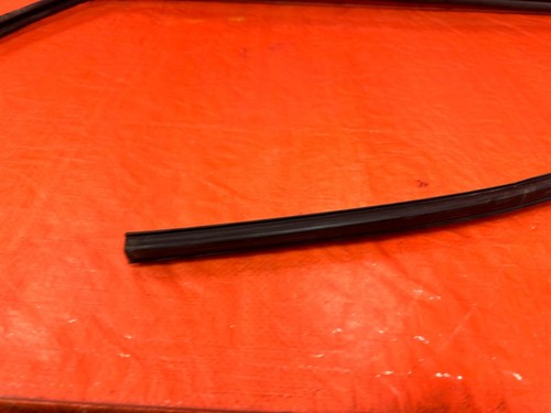 08-14 SUBARU IMPREZA WRX WAGON DRIVER LEFT FRONT WINDOW GLASS RUN CHANNEL 283 - Picture 9 of 11