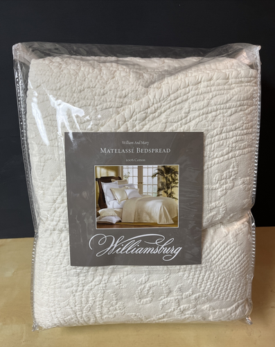 William And Mary Matelasse Bedspread By Williamsburg 100% Cotton Bone RN# 105021 - Picture 2 of 7