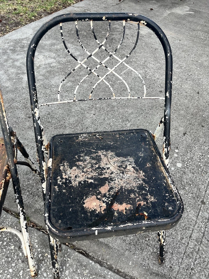 (1) Sillas plegables vintage de acero de mediados de siglo para patio exterior respaldo de celosía Foto 3 de 4