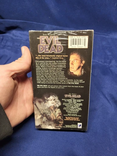 Sam Raimi's The Evil Dead (VHS, 1998) The Ultimate Experience in Grueling Terror - Picture 3 of 6