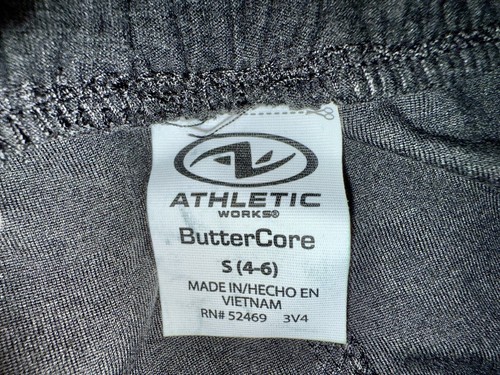 NWT Charcoal Gray Butter Core ATHLETIC WORKS Shorts Loose Fit Pockets Sz S 4 6 - Picture 2 of 3
