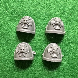 Warhammer 40K Space Marines Veteran Commander Crux Schulterpolster Teile x4 Polster 🟢