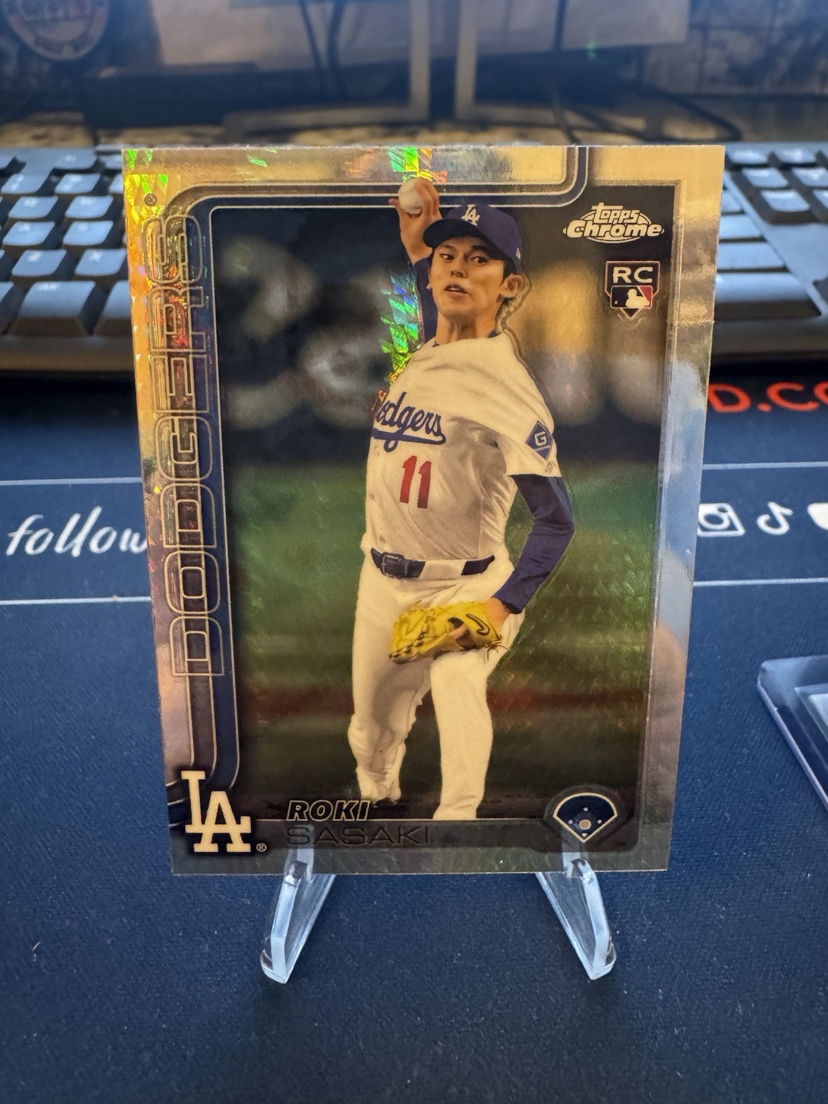 2025 Topps Chrome - Roki Sasaki #217 Prism Refractor (RC)