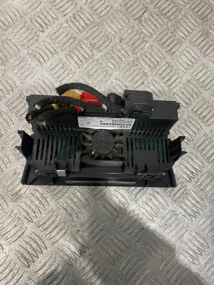 2010 AUDI A3 8P PAINEL DE CONTROLE CLIMÁTICO 8P0820043F #10 - Imagem 2 de 3