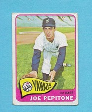 1965 Topps #245 Joe Pepitone NY New York Yankees well Centered crease