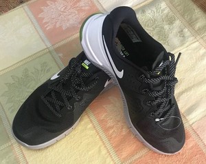 nike metcon 2 black and white
