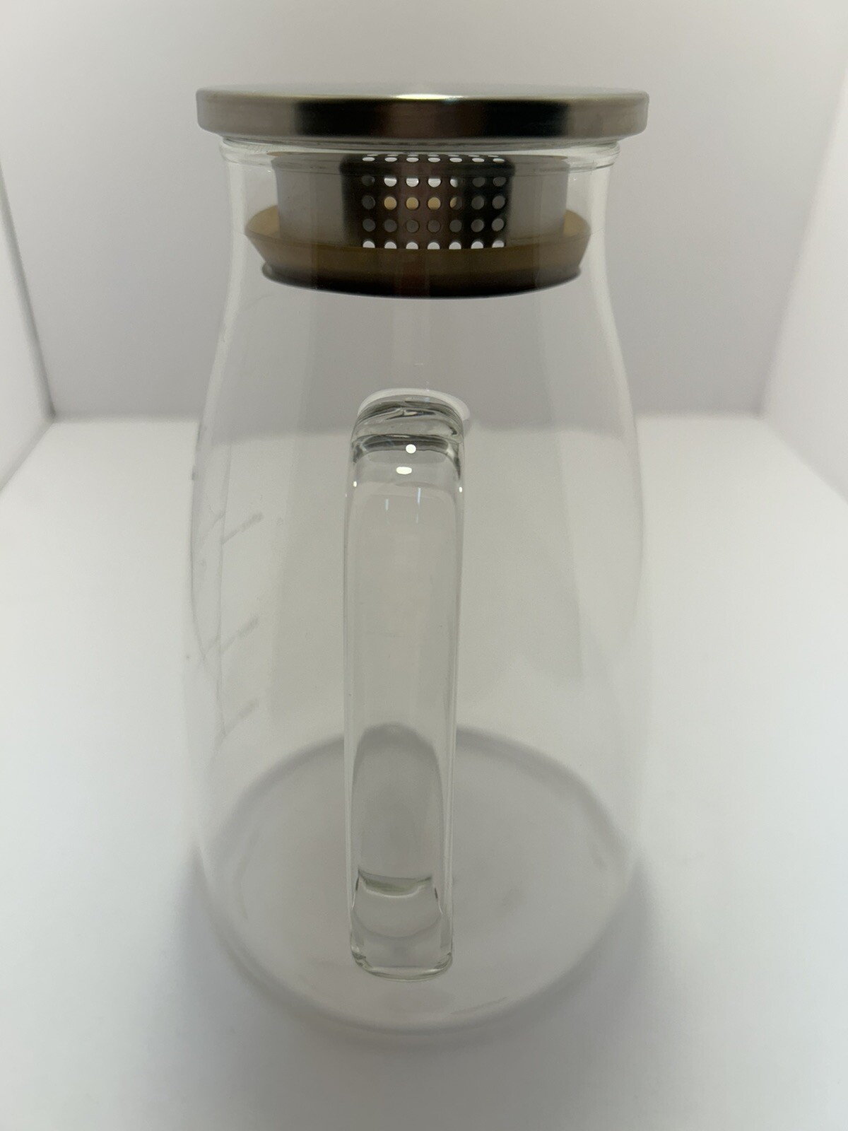 Glass Pitcher w/ Lid, Heat Resistant Water Jug for Hot/Cold Water 68oz