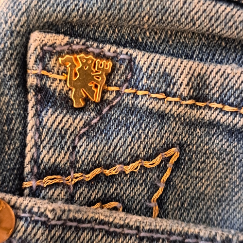 True Religion X Manchester United Fey Modern Flare Jeans Sz 27 Gold Accents NWT - Picture 11 of 21
