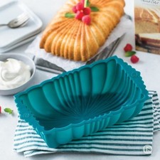 Silicone Loaf Pan Tastefully Simple ~ Teal Color-10" x 6" x 3" ~ NEW