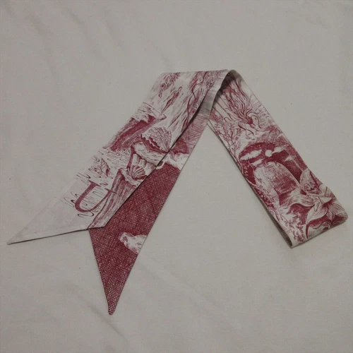 Foulard Dior Mitzah 100cm 39′′ 6cm 2′′ long rectangle soie logo rouge