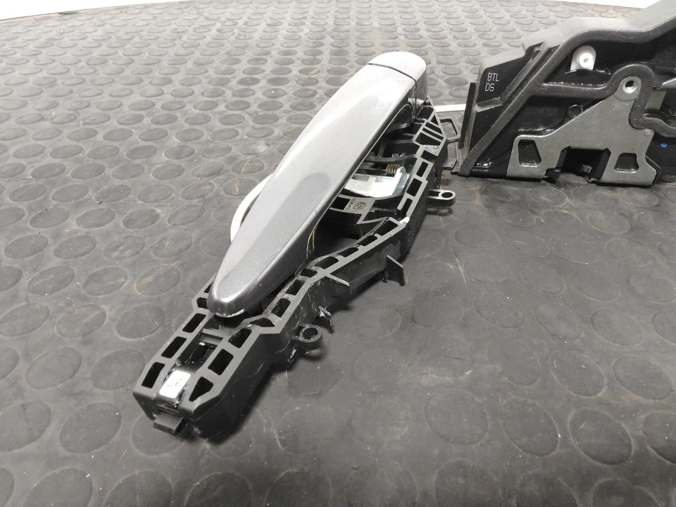 BMW 2 SERIES Door Lock Mechanism 2014-2021 2 Door Coupe N/S Front LH - Image 3 of 4