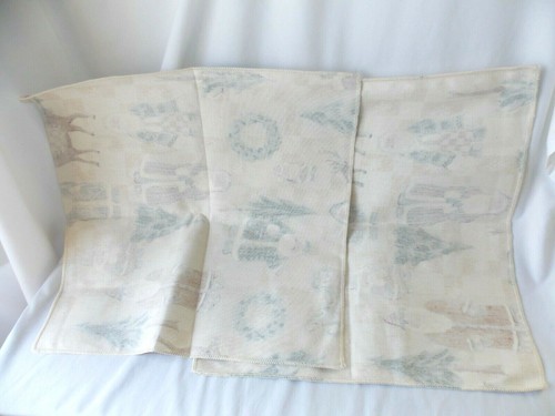 Cloth Christmas Napkins Set of 4 Santa Claus Reindeer Holiday 17" - 2 have Flaws - Picture 11 of 12