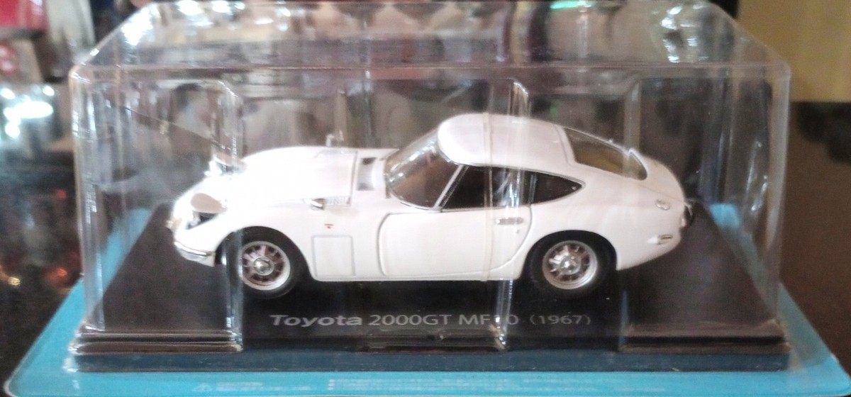 アシェット TOYOTA2000gt 金属製ボディ 1/24