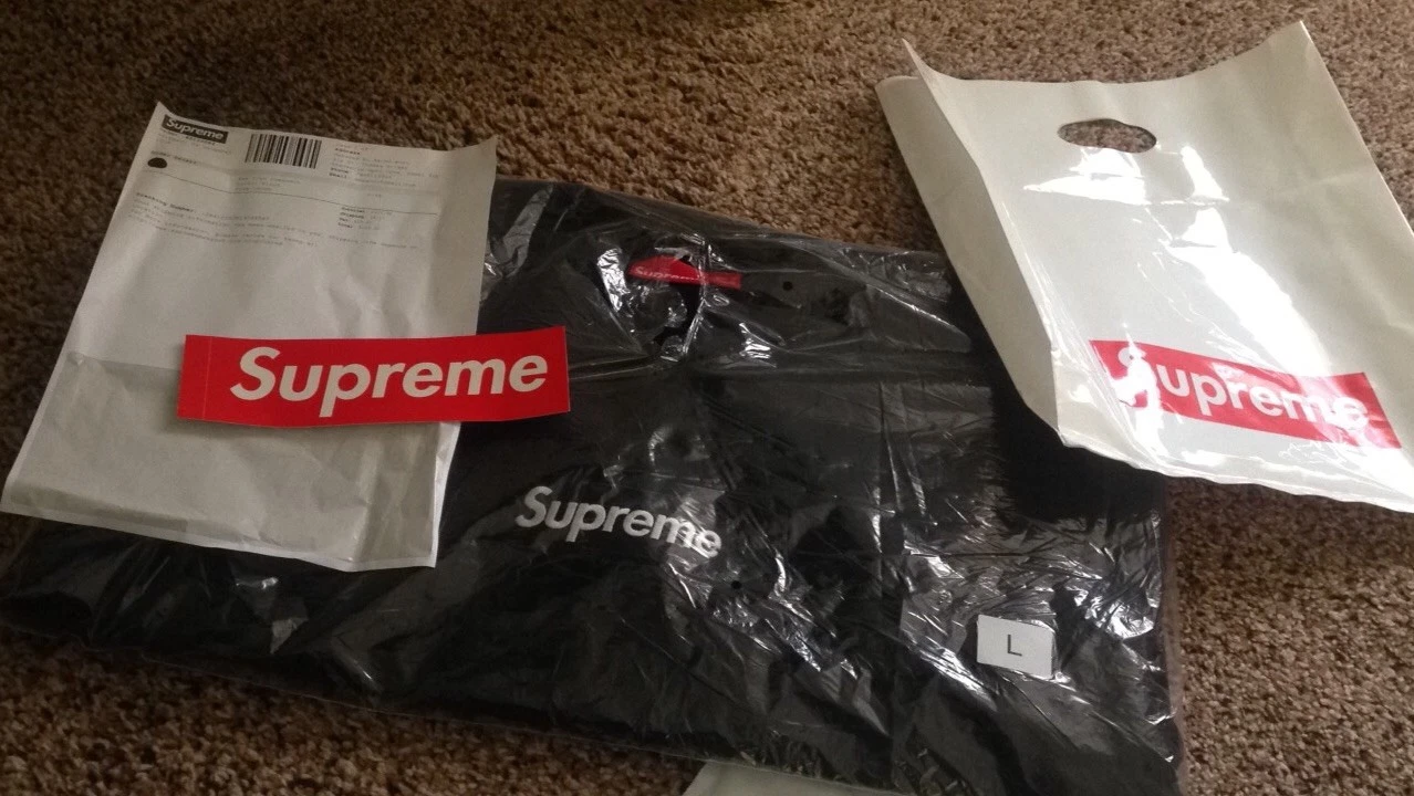 Logo Supreme Box col rond FW18 noir taille L (EN MAIN PRÊT À POSTER)