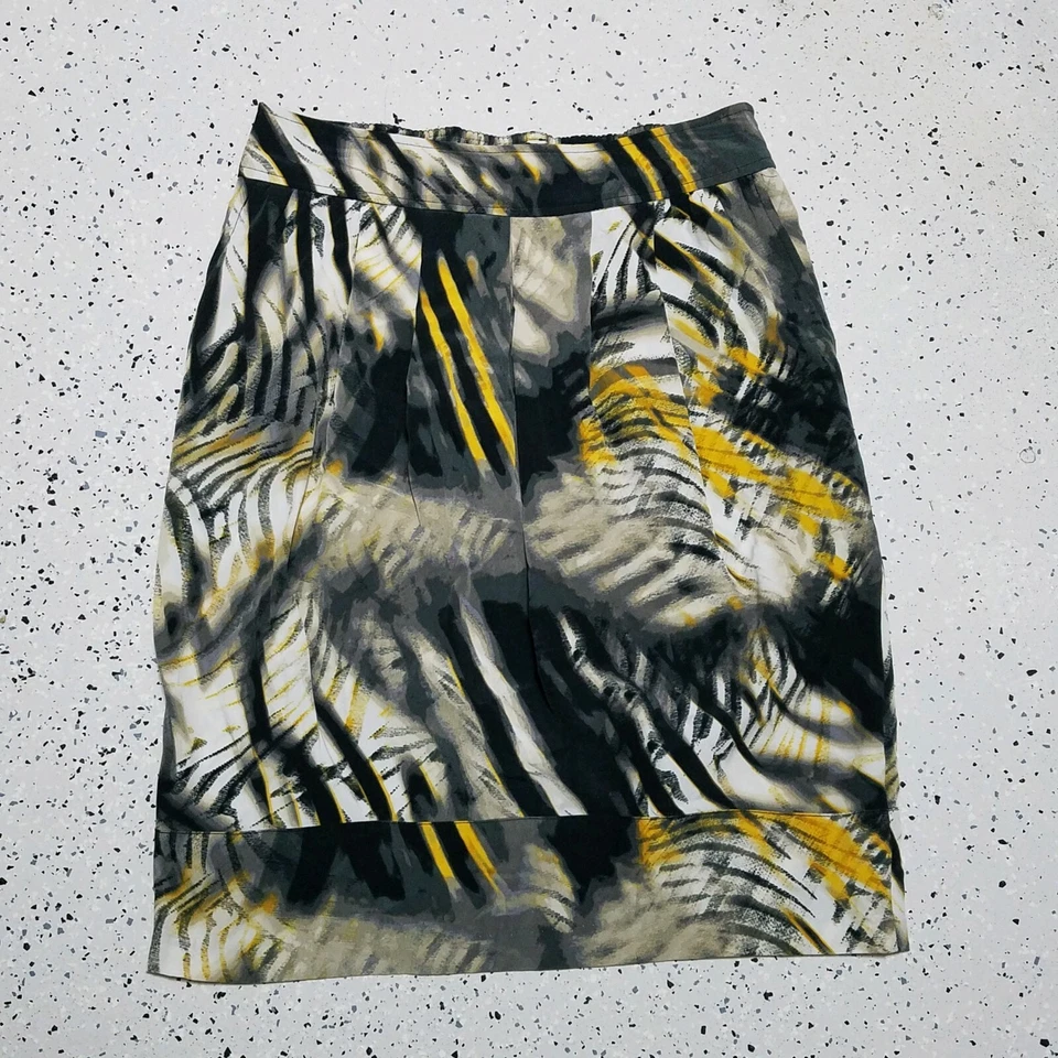 Saia East5th Classy ~ Tamanho M ~ Comprimento do Joelho ~ Cinza, Branco, Amarelo ~ Cintura Elástica - Imagem 2 de 4