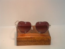 Pre-Owned Women s Heart Shape Novelty Sunglasses