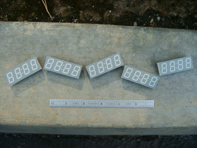 LOT 25 AVAGO 3-1/2 DIGIT 7-seg GREEN LED Displays -- HDSP-B05G -- New and Unused - Image 3 of 4