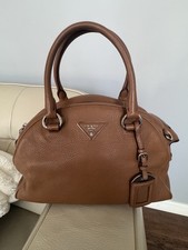 Autentica borsa a mano Prada marrone cupola ciottolata Bauletto Made in Italy